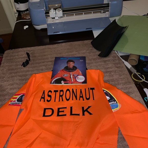 Customized - Picture 4 of 5